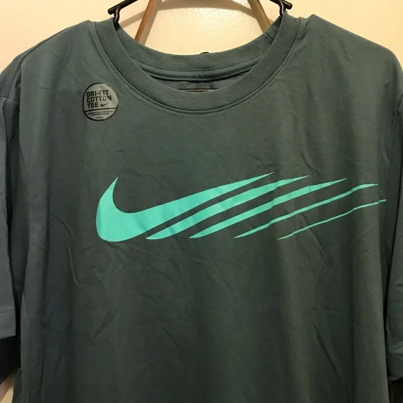 Nike Men's XL Teal Graphic Dri-Fit T-Shirt - Picture 2 of 5